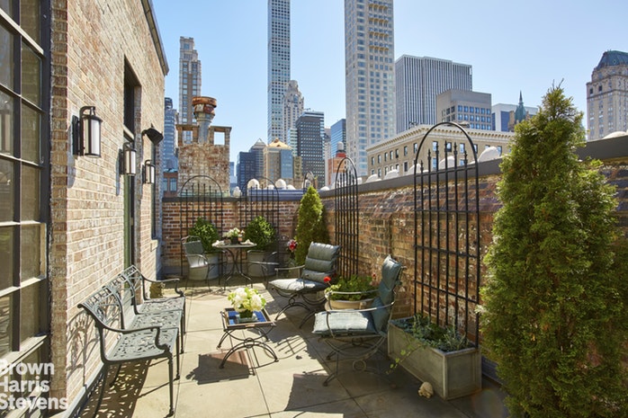 Photo 1 of 575 Park Avenue Ph1601, Upper East Side, NYC, $1,300,000, Web #: 18621472