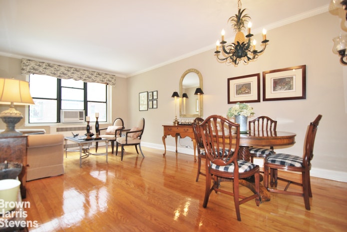 Photo 1 of 34-21 78th St 3B, Queens, New York, $345,000, Web #: 18653807