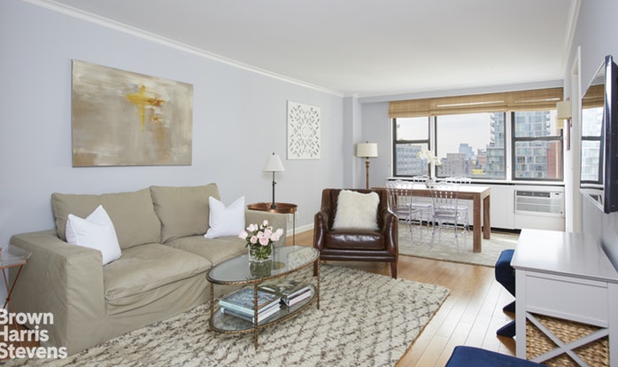 Photo 1 of 145 East 15th Street 17A, East Village, NYC, $772,500, Web #: 18655267