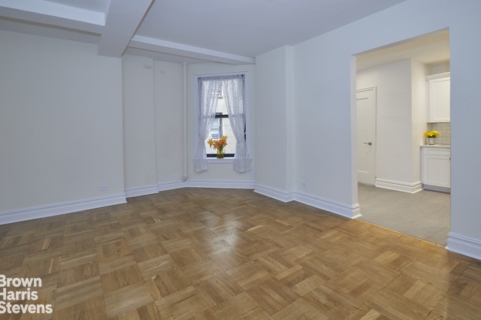 Photo 1 of 365 West End Avenue 3G, Upper West Side, NYC, $2,300, Web #: 18668468