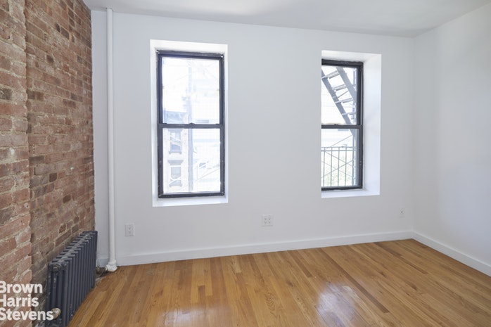 Photo 1 of 407 West 50th Street 15, Midtown West, NYC, $2,200, Web #: 18679574