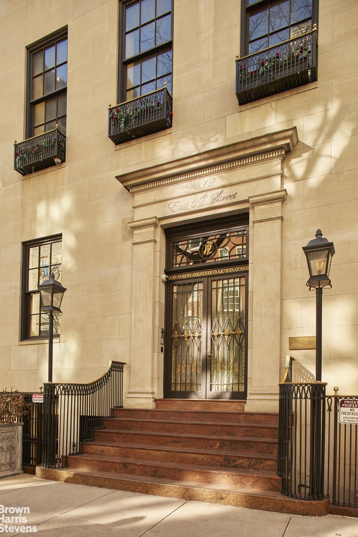 6 bed Property For Sale in New York, NY - thumb 1