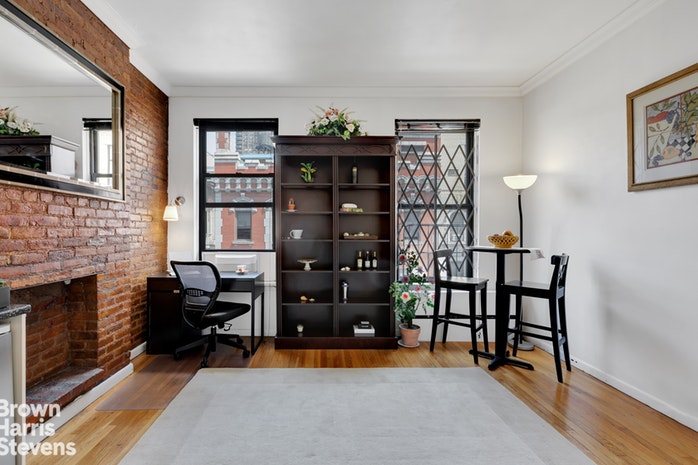 Photo 1 of 128 East 83rd Street 5D, Upper East Side, NYC, $369,000, Web #: 18856355