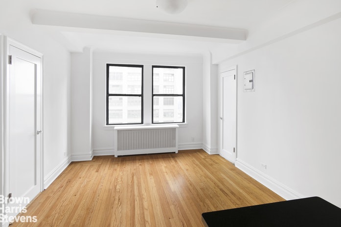 Photo 1 of 440 West 34th Street 9D, Midtown West, NYC, $2,300, Web #: 18857205