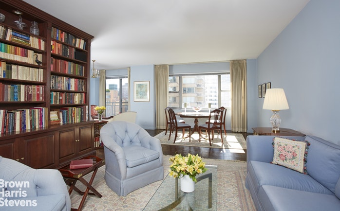 Photo 1 of 150 East 69th Street 16R, Upper East Side, NYC, $1,150,000, Web #: 18920895