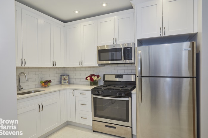 Photo 1 of 365 West End Avenue 9G, Upper West Side, NYC, $2,500, Web #: 18952950
