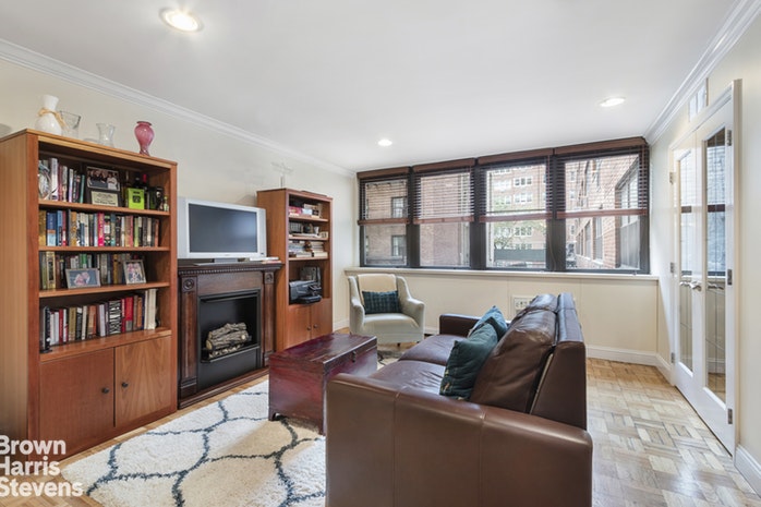 Photo 1 of 239 East 79th Street 2D, Upper East Side, NYC, $630,000, Web #: 19020818
