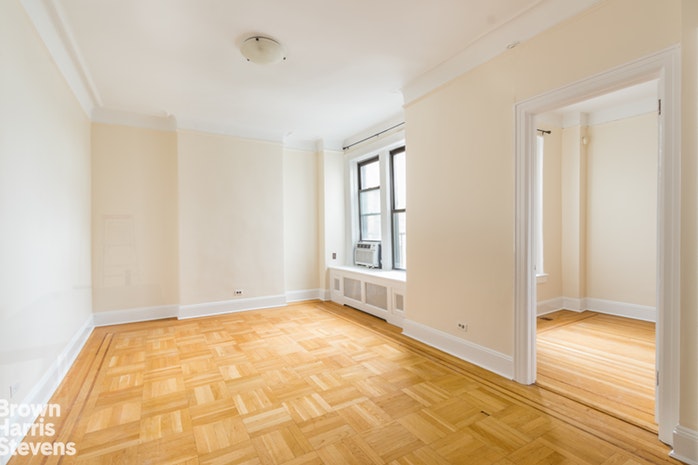 Photo 1 of 418 Central Park West 109, Upper West Side, NYC, $2,100, Web #: 19076773