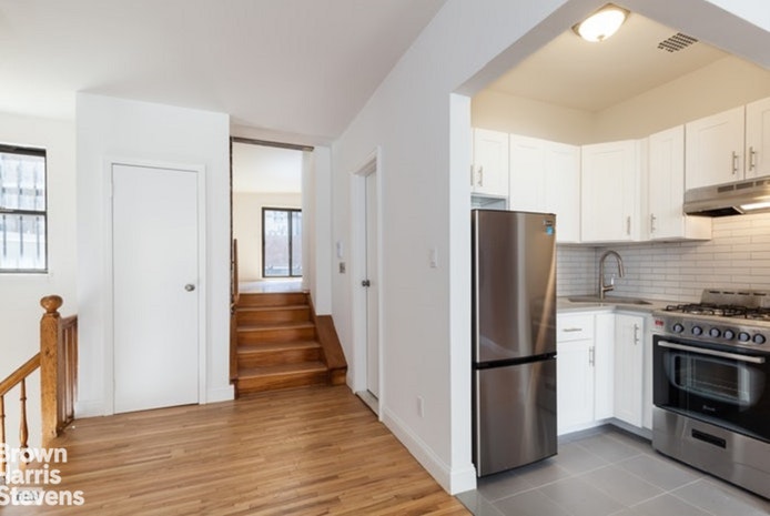 Photo 1 of 9 West 69th Street Ph, Upper West Side, NYC, $3,600, Web #: 19082000