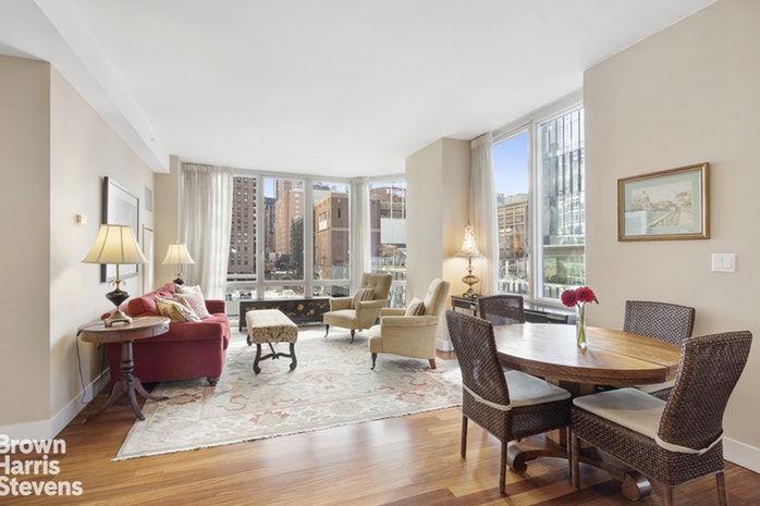 Photo 1 of 10 West End Avenue 8K, Upper West Side, NYC, $1,775,000, Web #: 19160058