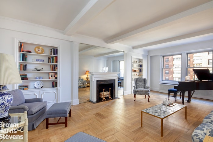 Photo 1 of 290 West End Avenue 6A, Upper West Side, NYC, $2,850,000, Web #: 19260638