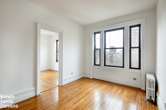 Photo 1 of 334 West 22nd Street 26, Greenwich Village/Chelsea, NYC, $2,900, Web #: 19311122