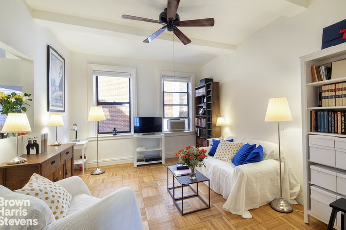Photo 1 of 16 East 98th Street 9D, Upper East Side, NYC, $540,000, Web #: 19319302