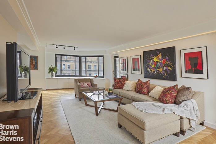 Photo 1 of 10 East End Avenue 17C, Upper East Side, NYC, $1,975,000, Web #: 19320671