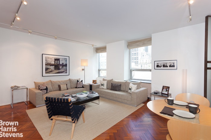 Photo 1 of 15 West 53rd Street 9H, Midtown West, NYC, $3,850, Web #: 19332558