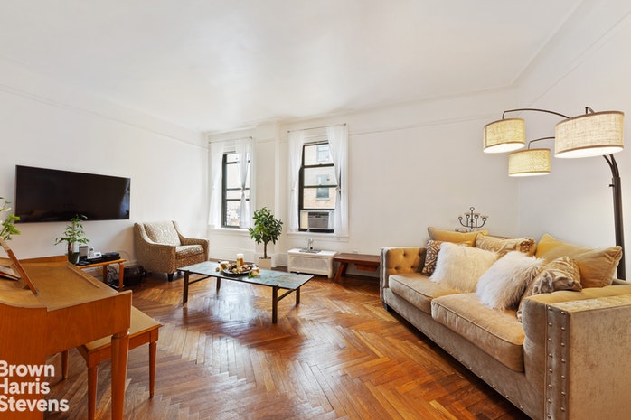 Photo 1 of 465 West End Avenue 11D, Upper West Side, NYC, $1,650,000, Web #: 19396708