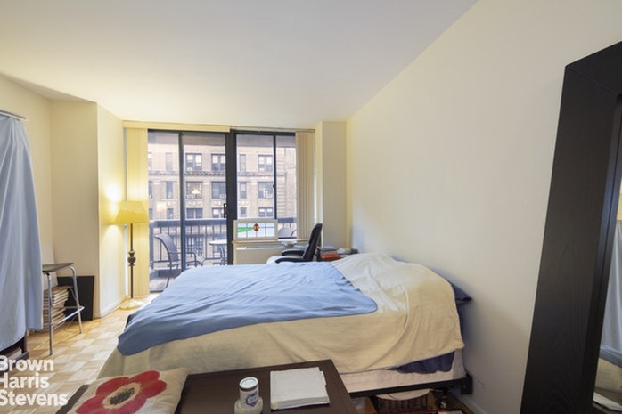 Photo 1 of 130 West 79th Street 12E, Upper West Side, NYC, $600,000, Web #: 19413930