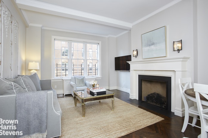 Photo 1 of 1060 Park Avenue 9D, Upper East Side, NYC, $1,399,000, Web #: 19416297