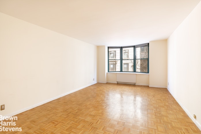 Photo 1 of 2250 Broadway 3E, Upper West Side, NYC, $3,300, Web #: 19455455