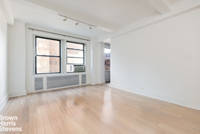 Photo 1 of 433 West 34th Street 4J, Midtown South, NYC, $3,000, Web #: 19502580