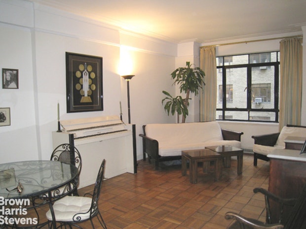 Photo 1 of 25 Central Park West 3D, Upper West Side, NYC, $3,000, Web #: 19523575