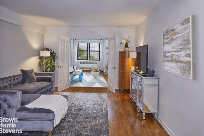 Photo 1 of 330 East 80th Street 5D, Upper East Side, NYC, $697,000, Web #: 19534471