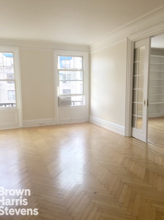Photo 1 of 105 West 72nd Street 10B, Upper West Side, NYC, $6,500, Web #: 19540280