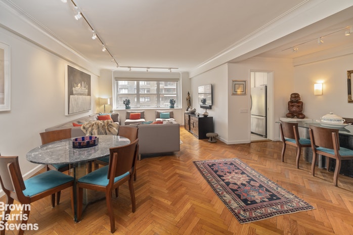 Photo 1 of 710 Park Avenue 4C, Upper East Side, NYC, $1,715,000, Web #: 19546632