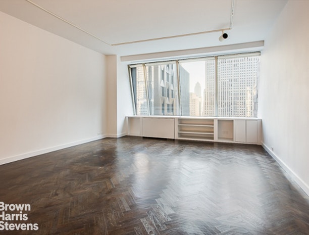 Photo 1 of 15 West 53rd Street 31C, Midtown West, NYC, $5,750, Web #: 19578051