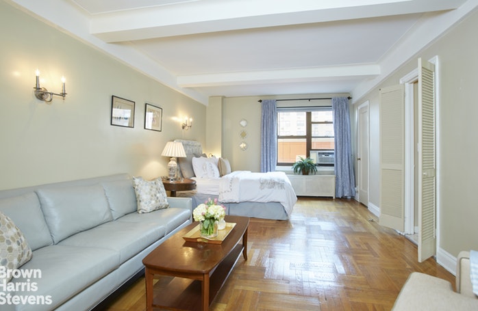 Photo 1 of 245 East 72nd Street 8D, Upper East Side, NYC, $380,000, Web #: 19587889