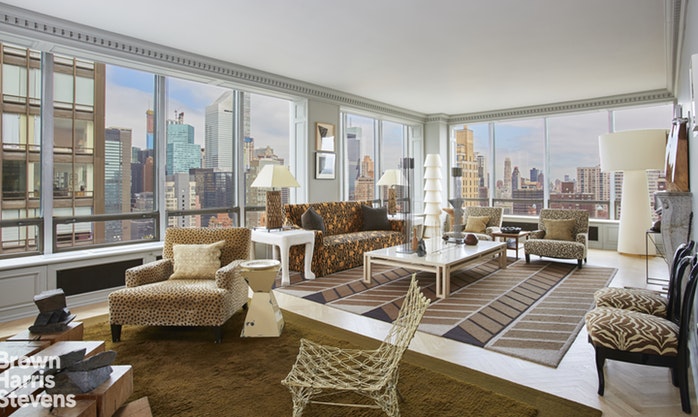 Photo 1 of 870 United Nations Plaza 33B, Midtown East, NYC, $1,942,500, Web #: 19606656