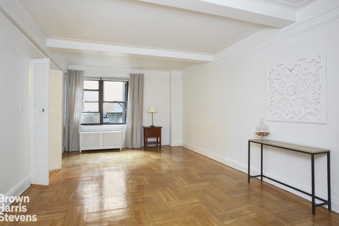 Photo 1 of 245 East 72nd Street 6H, Upper East Side, NYC, $3,950,020, Web #: 19621247