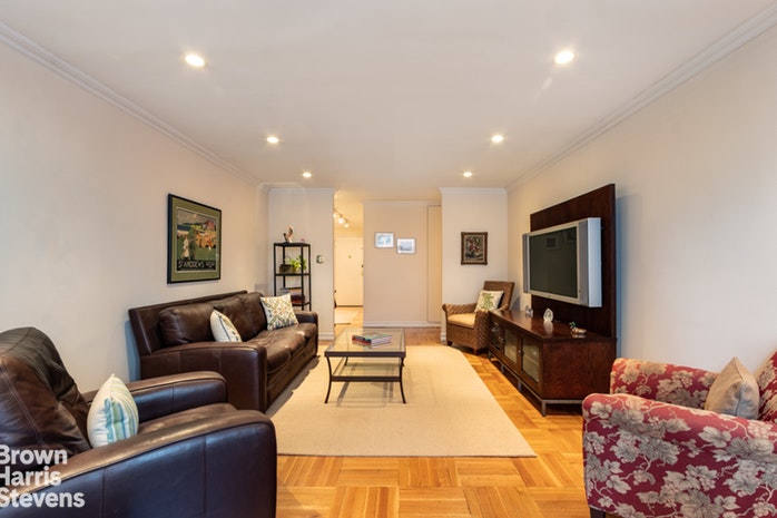 Photo 1 of 239 East 79th Street 6P, Upper East Side, NYC, $1,345,000, Web #: 19638008