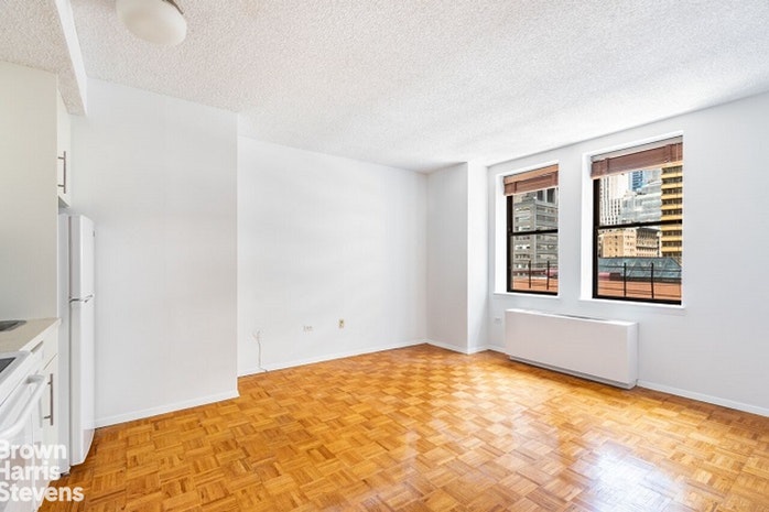 Photo 1 of 150 West 51st Street 926, Midtown West, NYC, $2,950, Web #: 19648916