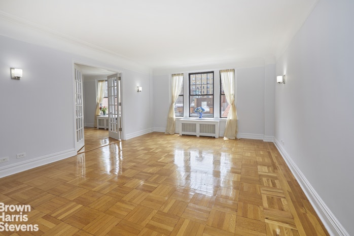 Photo 1 of 365 West End Avenue 6C, Upper West Side, NYC, $10,250, Web #: 19675047