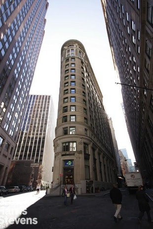 1 Wall Street Court 904 Financial District Nyc 630 000 Id Brown Harris Stevens Luxury Real Estate