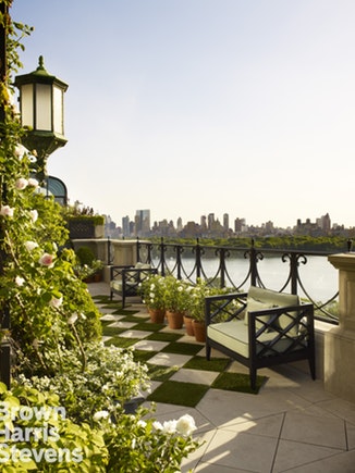 6 bed Property For Sale in New York, NY - thumb 1