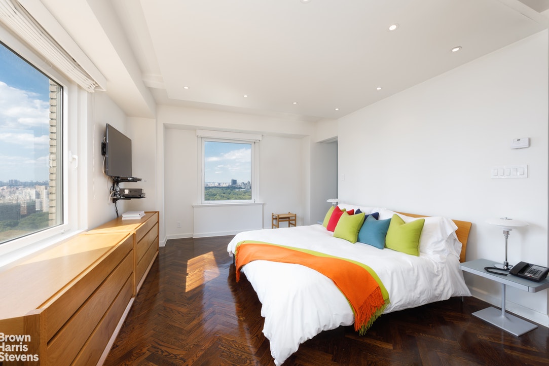 160 CENTRAL PARK SOUTH 3203