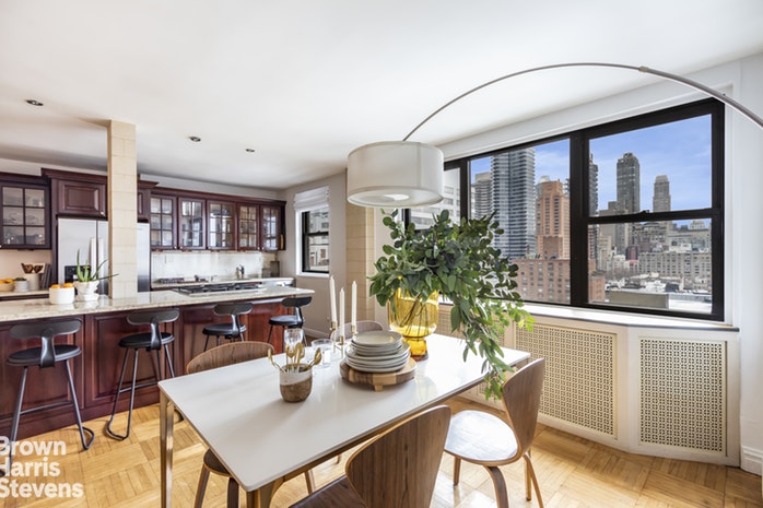 Photo 1 of 235 East 57th Street, Midtown East, NYC, $1,200,000, Web #: 19963169