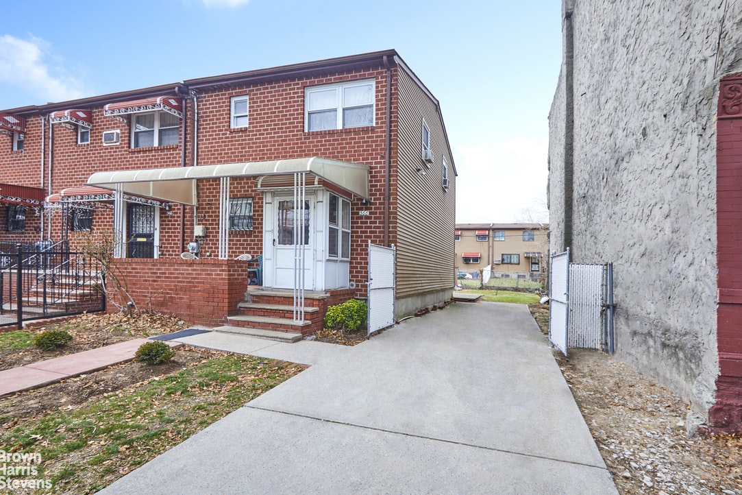 566 HENDRIX STREET