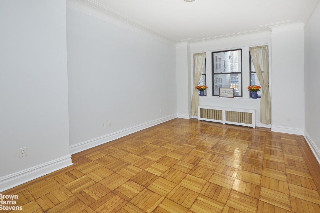 Photo 1 of 365 West End Avenue 1E, Upper West Side, NYC, $3,700, Web #: 19995892
