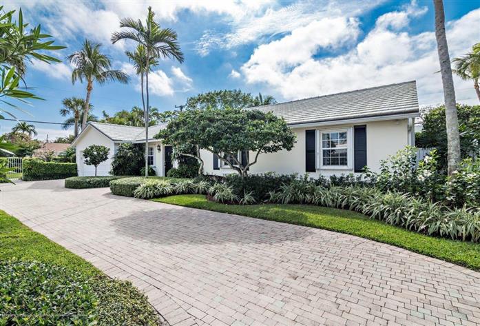 822 W Oyster Lane