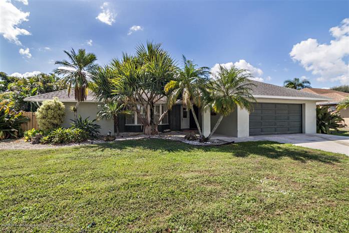 11722 Greenbriar Circle