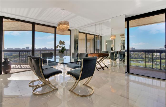 1900 Consulate Place 1004