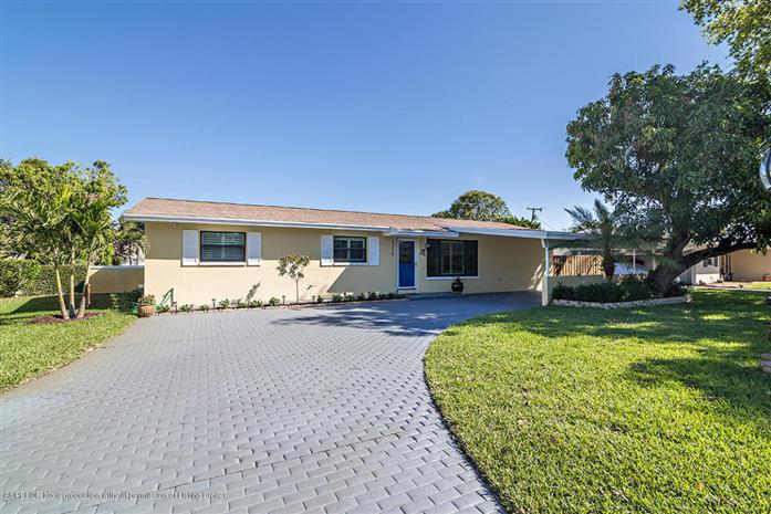 1715 Mango Circle