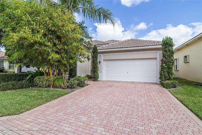 156 Palm Circle