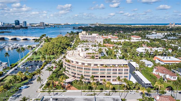 369 S Lake Drive 4H
