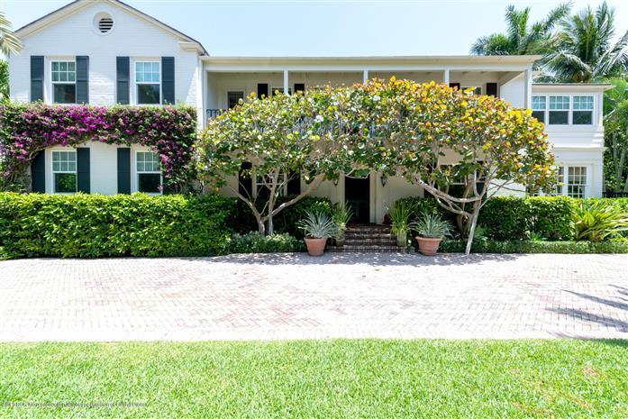 345 Seaspray Avenue