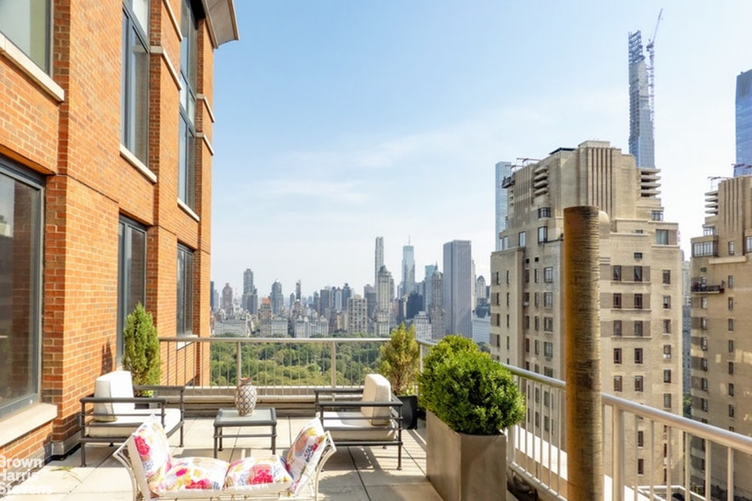 7 bed Property For Sale in New York, NY - thumb 1