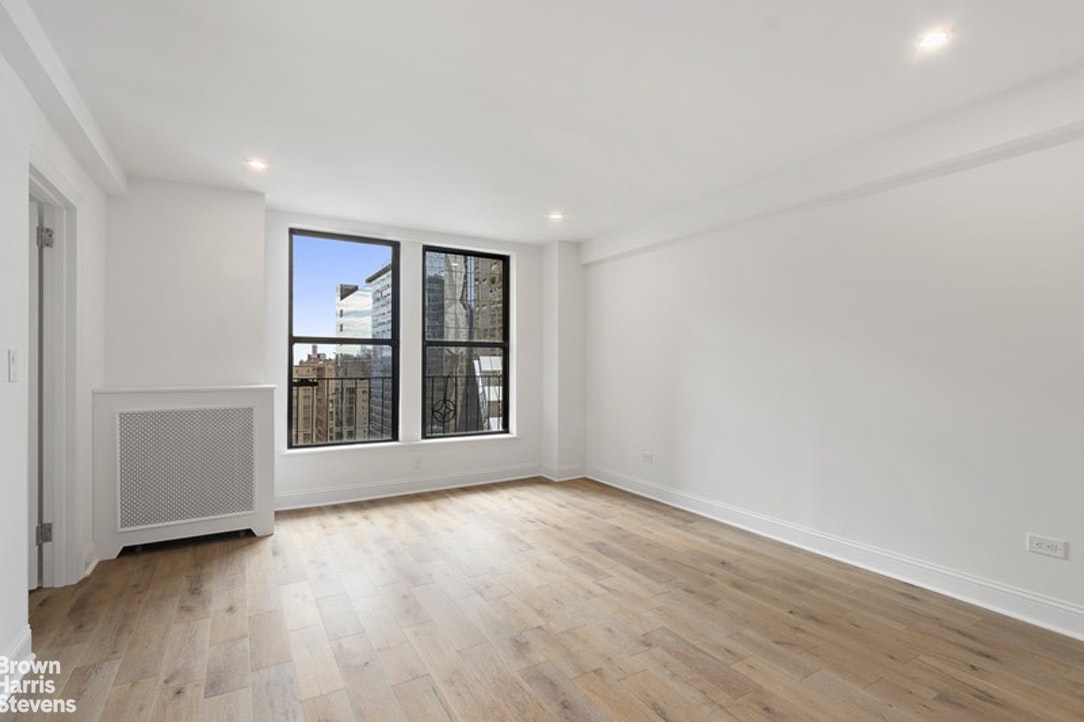 Photo 1 of 440 West 34th Street 15G, Midtown West, NYC, $3,350, Web #: 20005875